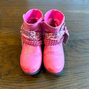 Little girl cowboy boots!💕